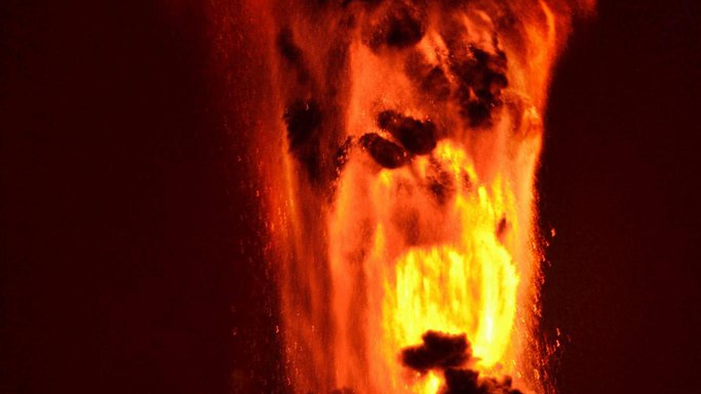 Le colate di lava hanno nel frattempo rallentato la loro corsa