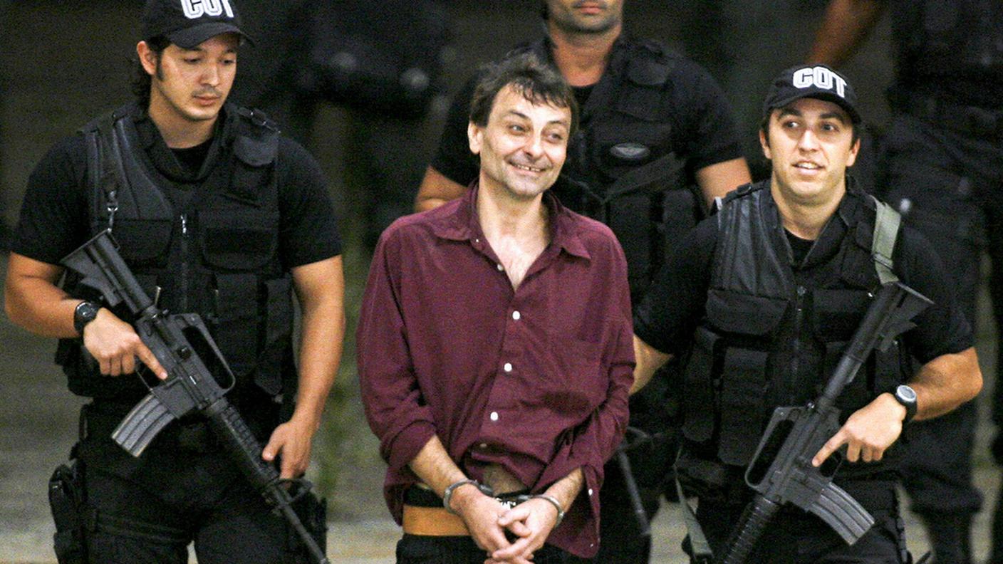 Battisti durante l'arresto del 2007 a Rio