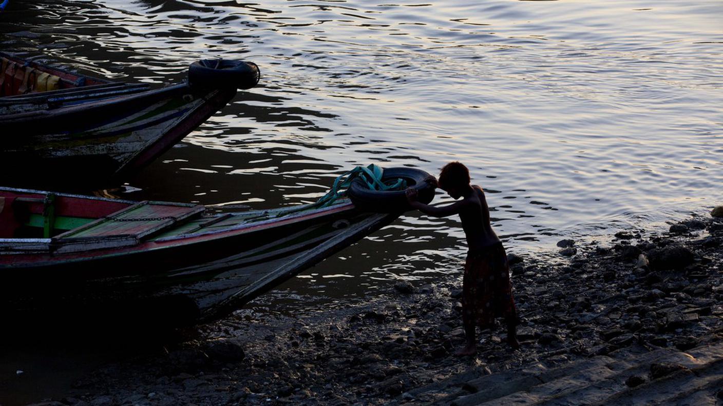 Naufraga un traghetto vicino alle coste del Myanmar