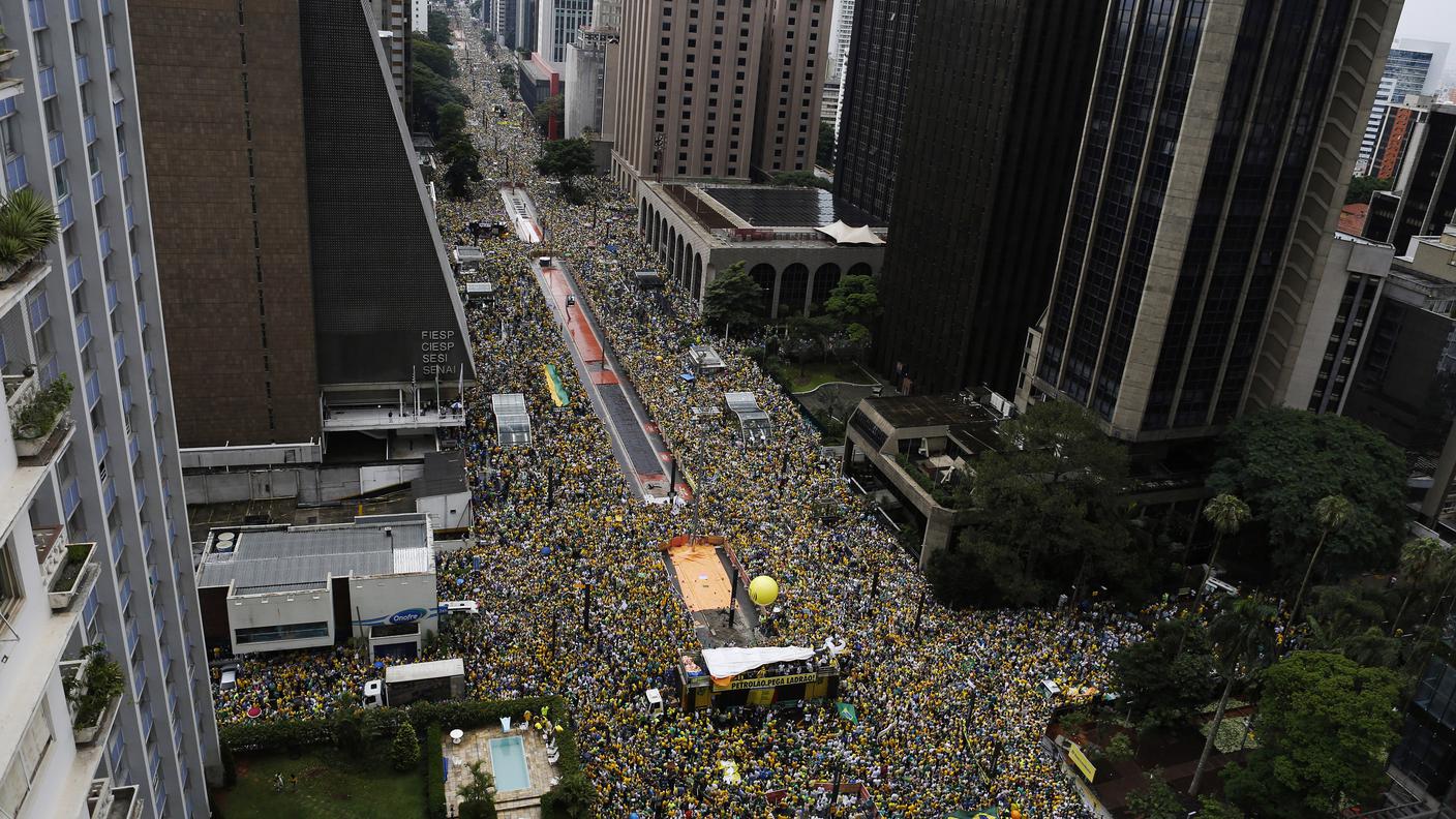Un milione di persone hanno manifestato a Sao Paulo