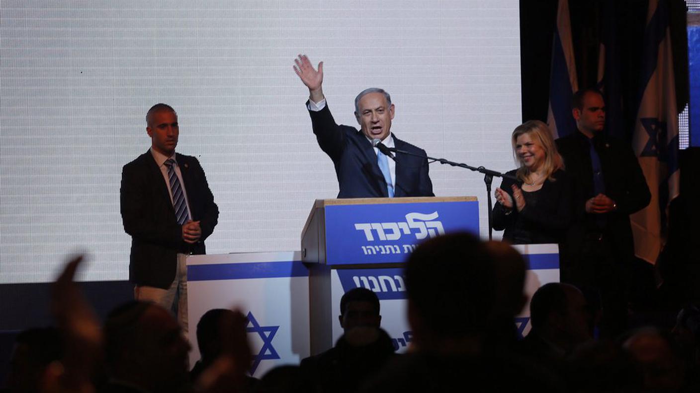 Il primo ministro Benjamin Netanyahu ora potrebbe formare una maggioranza di destra, forte di oltre 60 seggi (su 120)