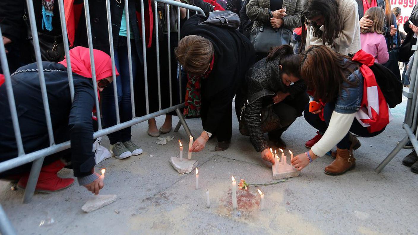 Candele sul luogo dell'attentato