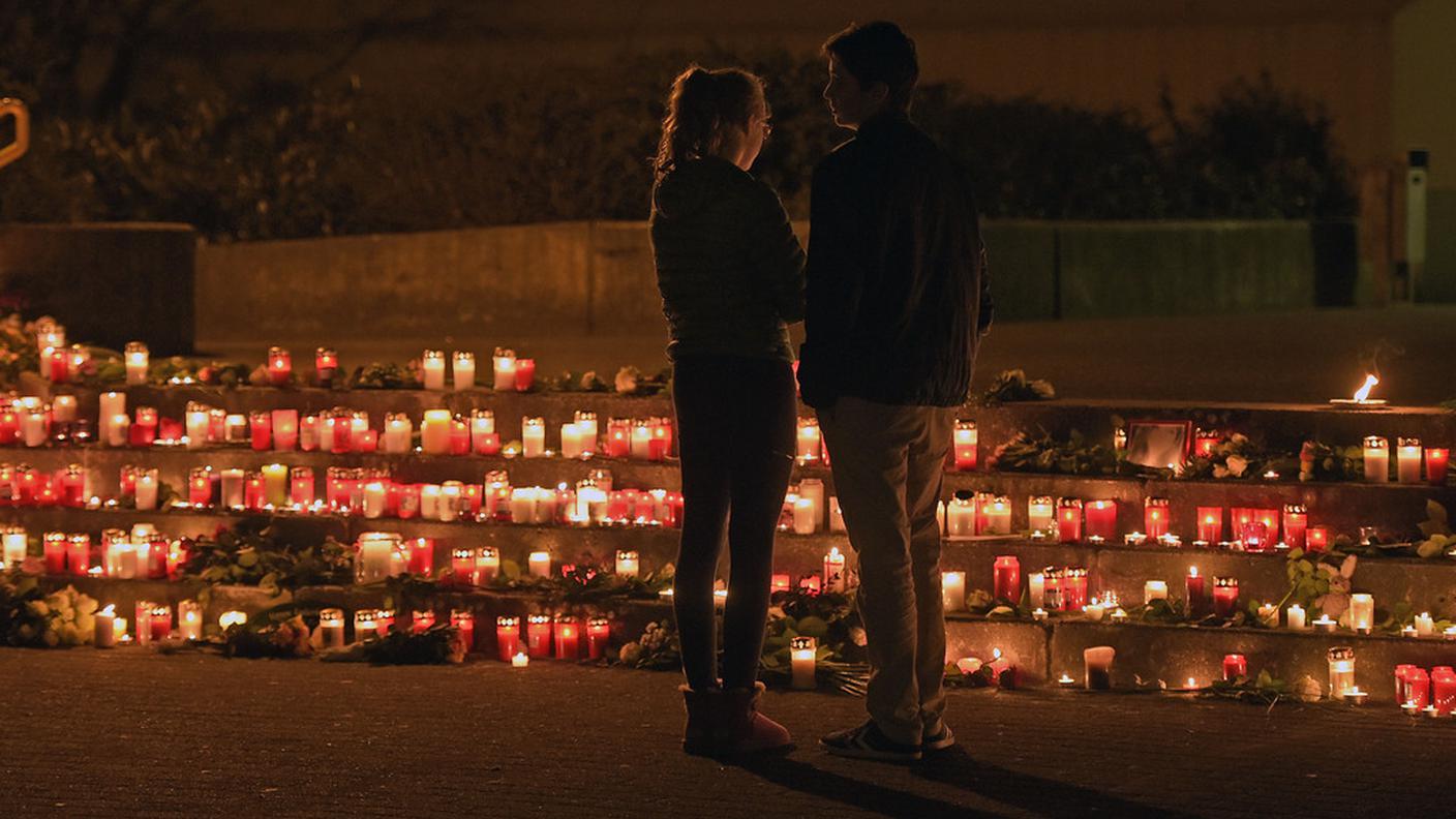 Candele davanti al liceo di Haltern am See