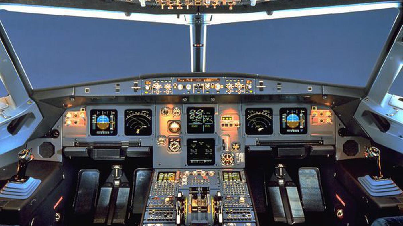 L'interno della cabina di pilotaggio