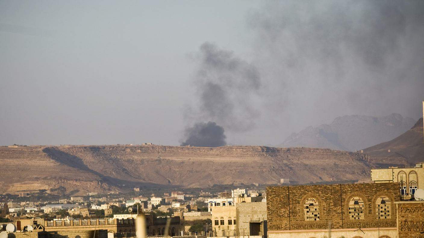 Primi scambi di artiglieria tra ribelli e forze saudite