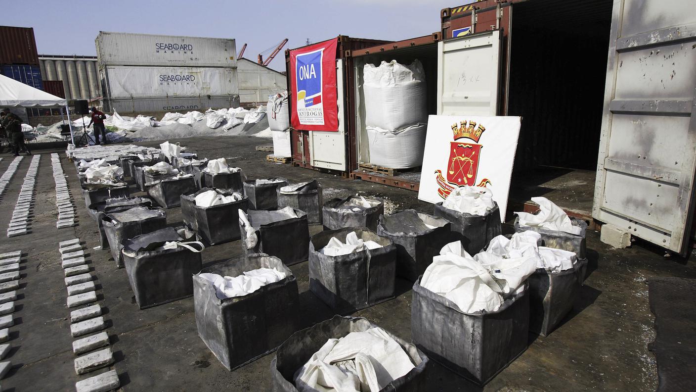 Il Venezuela è un paese di transito per la droga. Qui sopra: cocaina confiscata nell'aprile del 2013