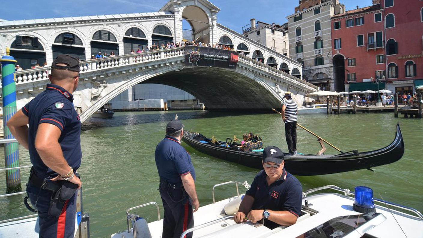 Controlli dei carabinieri a Venezia (foto d'archivio) 