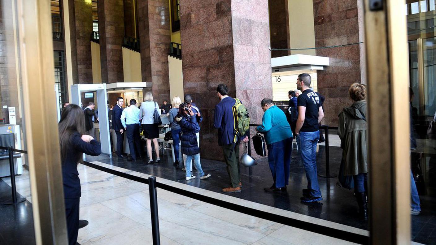 Passando da un altro ingresso, aveva eluso i controlli