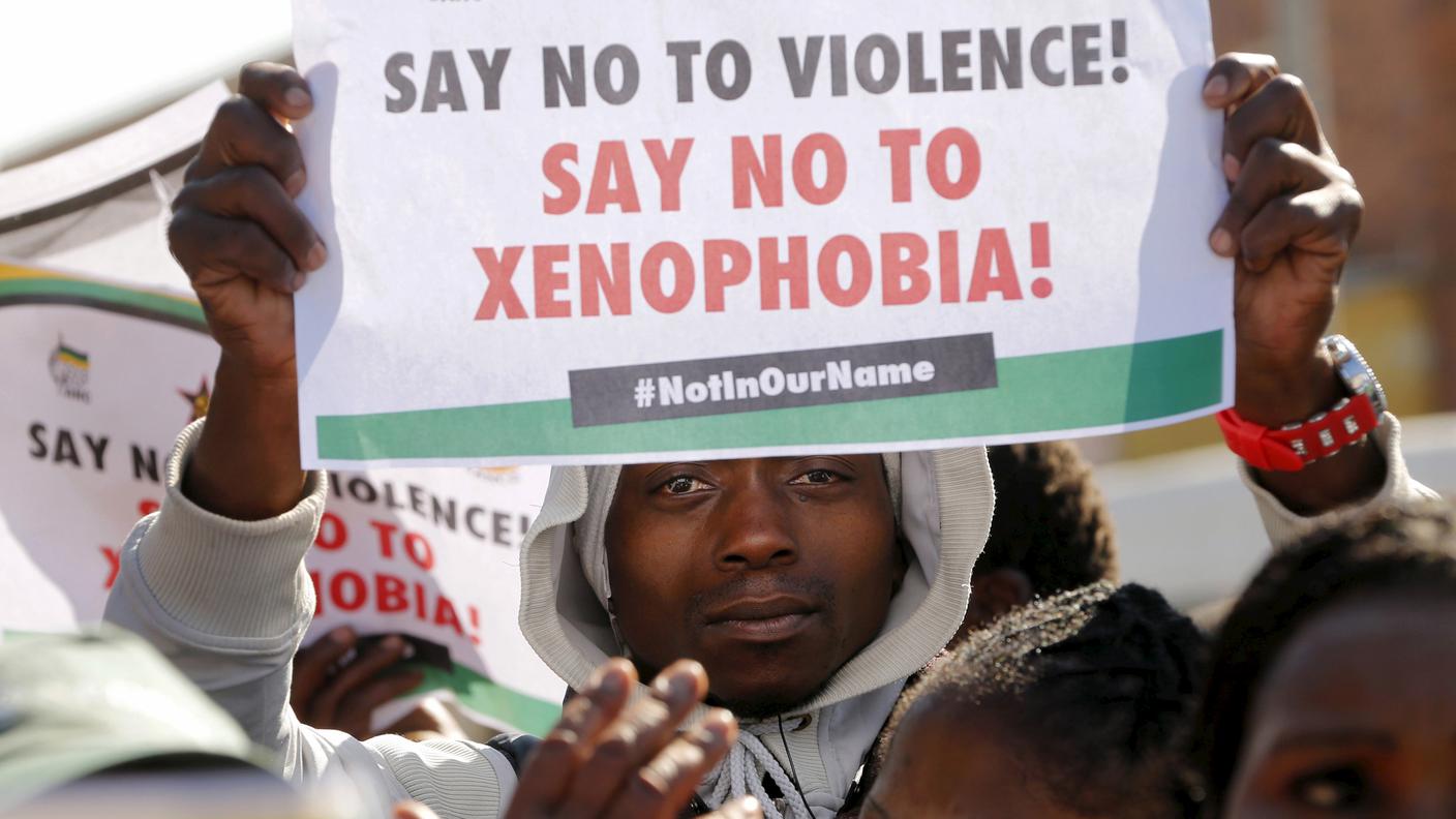 Dimostranti chiedono la fine delle violenze