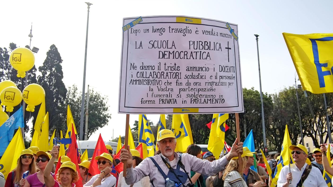 Il pubblico contro il privato