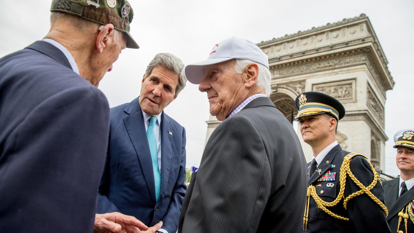 Presente a Parigi anche il segretario di Stato statunitense John Kerry