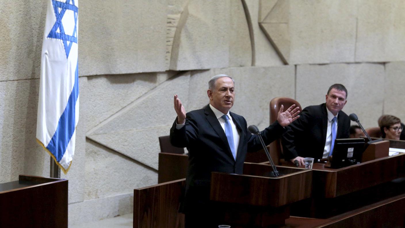 Netanyahu mentre si rivolge alla Knesset