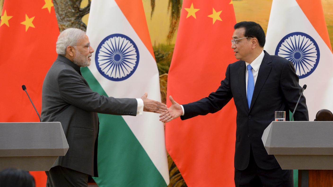 Il primo ministro indiano Narendra Modi e il premier cinese Li Keqiang