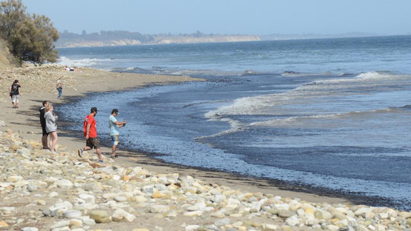 Il petrolio sta raggiungendo la costa