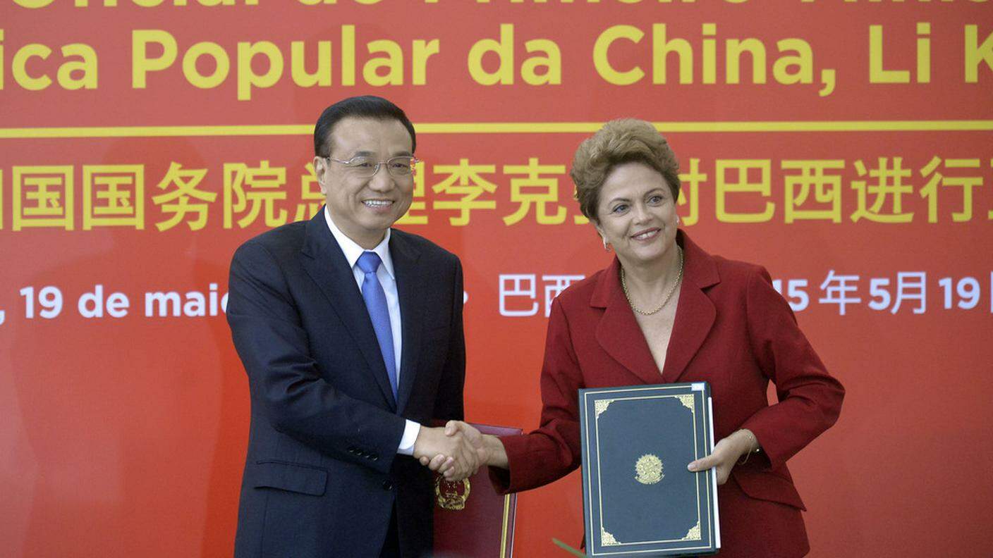 Stretta di mano tra Cina e Brasile