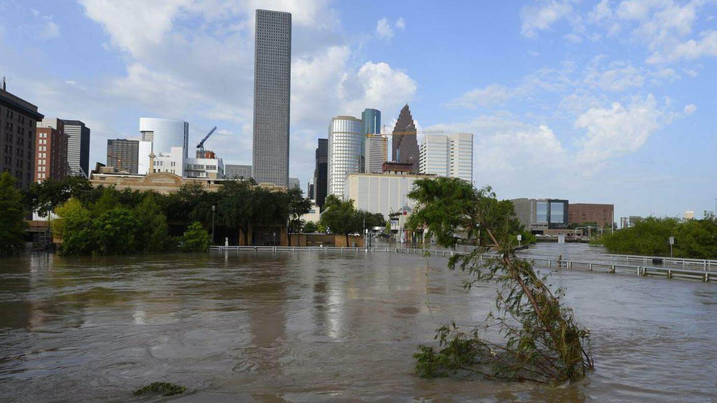 Parte della città di Houston è allagata