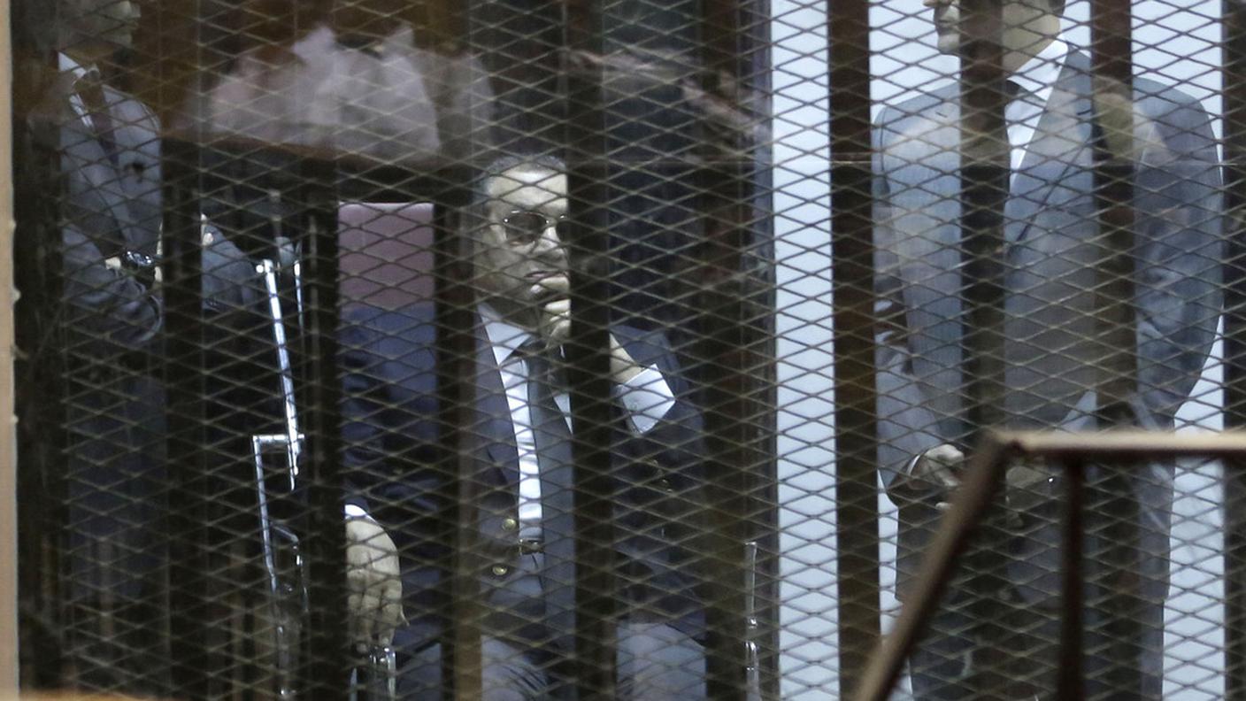Mubarak in maggio durante un altro processo per malversazioni