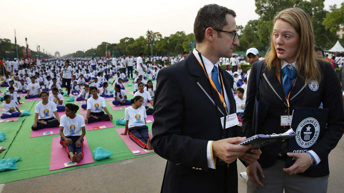 Sul Rajpath anche i giudici del Guinness per certificare la riuscita del più grande raduno yoga del mondo