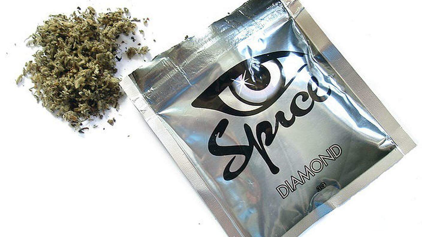 Una bustina di canapa sintetica detta "Spice". L’effetto è da 5 a 30 volte superiore a quello del THC contenuto nella cannabis naturale.