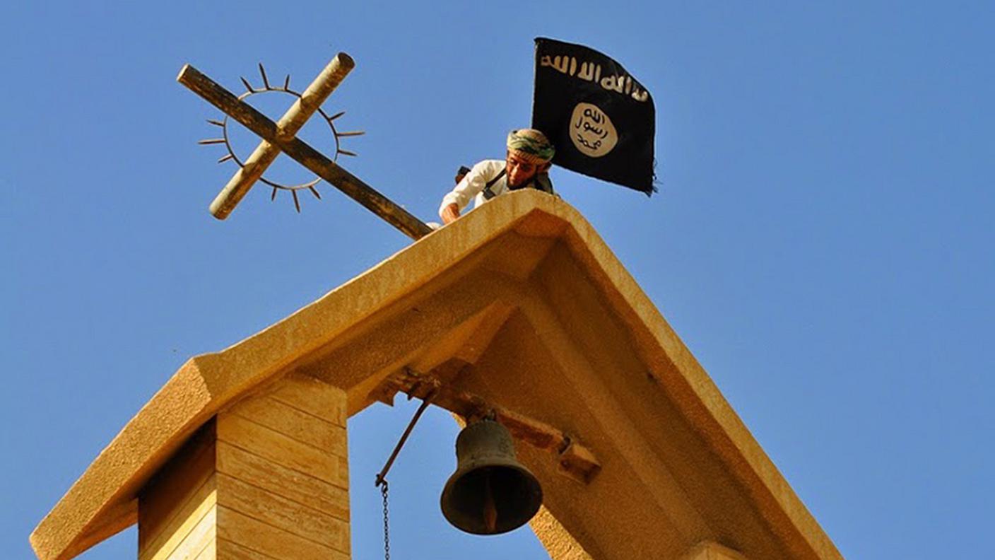 Smantellamento di una chiesa cristiana a Mossul, in Irak