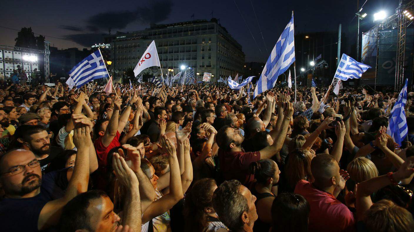 Oltre 25'000 persone in Piazza Syntagma