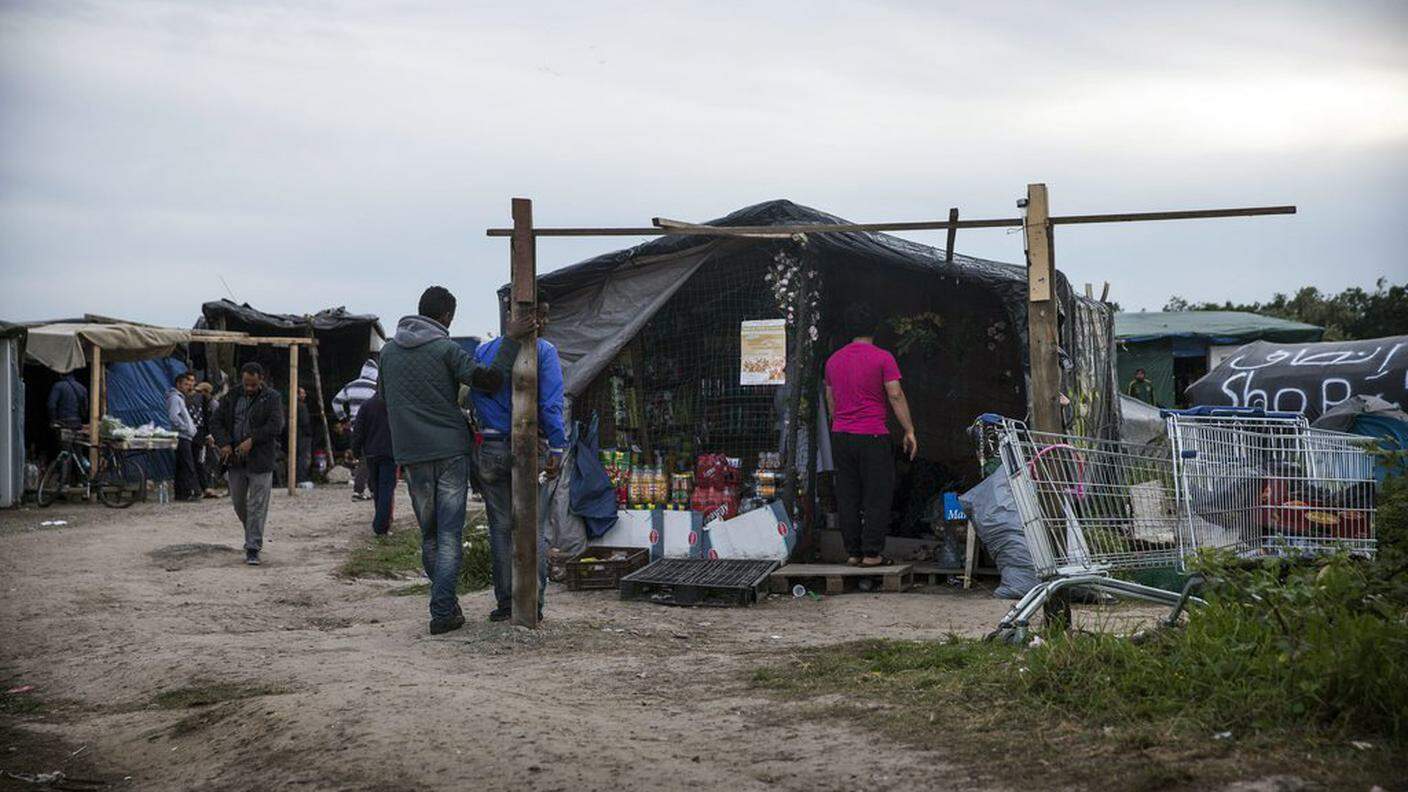 Il campo profughi di Calais