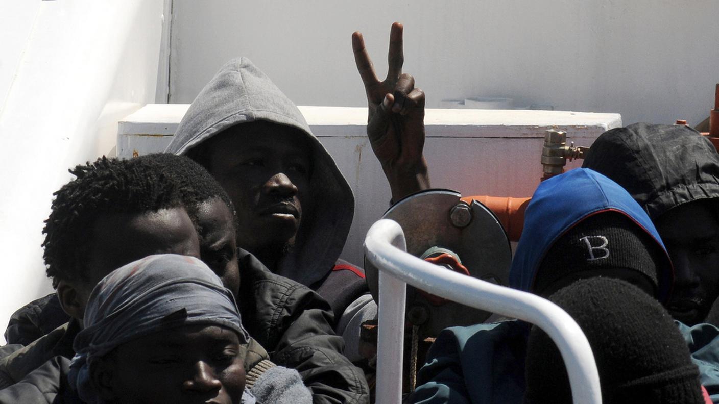 Migranti arrivati a Palermo sui barconi che solcano il Mediterraneo