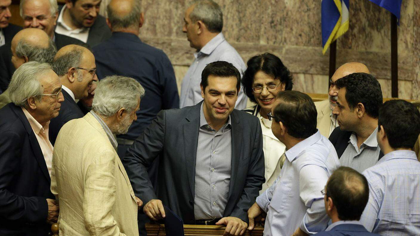 Alexis Tsipras e le sue "truppe"