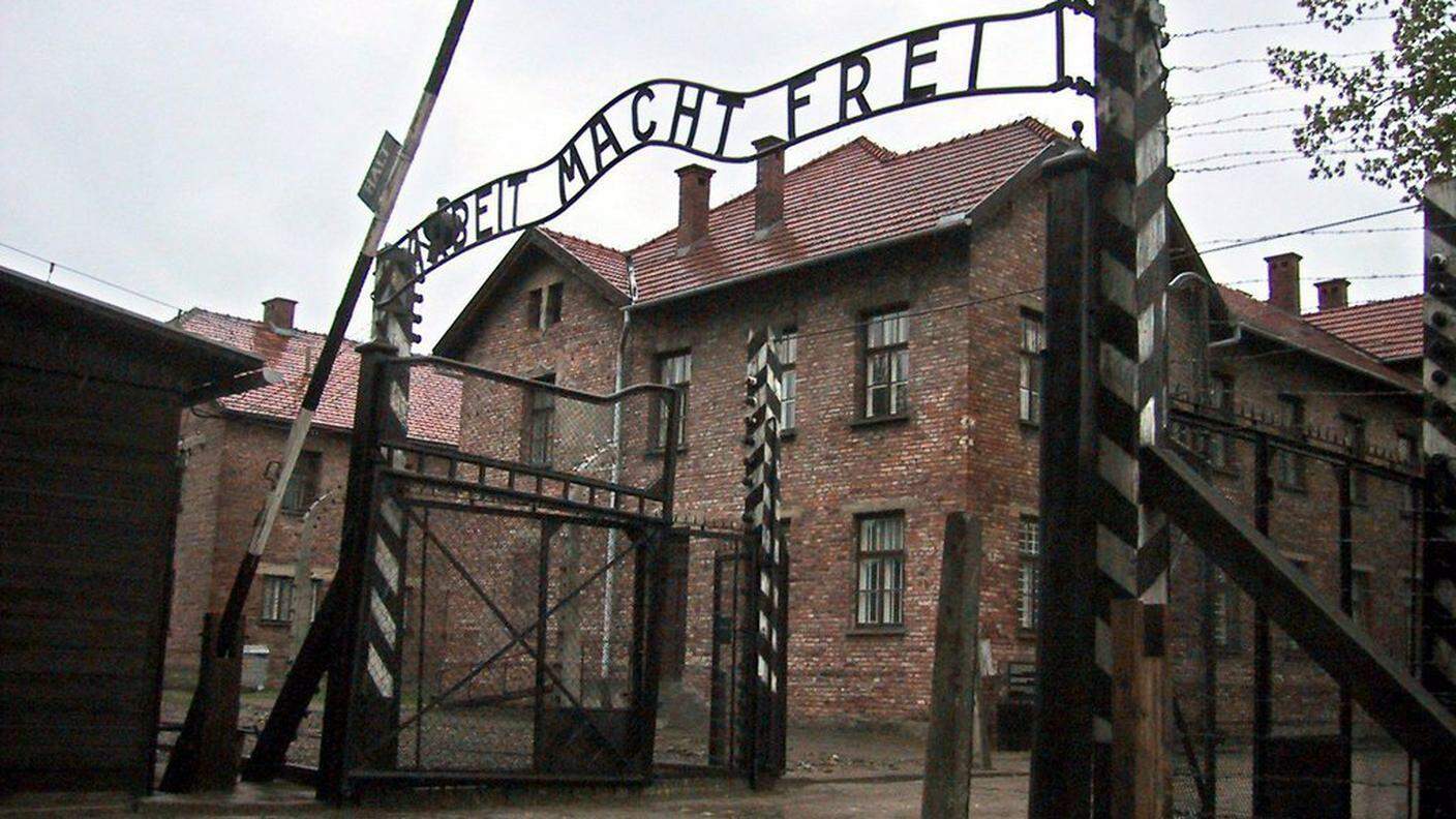 ''Il lavoro rende liberi'' leggevano i prigionieri deportati ad Auschwitz