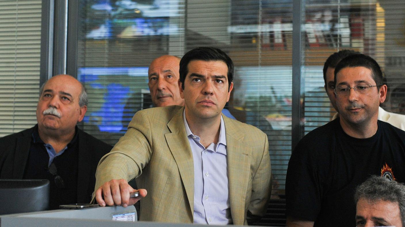 Tsipras al centro emergenze dei vigili del fuoco
