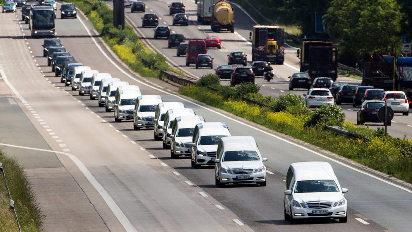 Il rimpatrio in Germania dei resti delle vittime il 10 giugno 2015