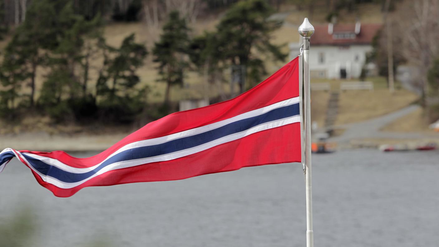 Utoya sullo sfondo