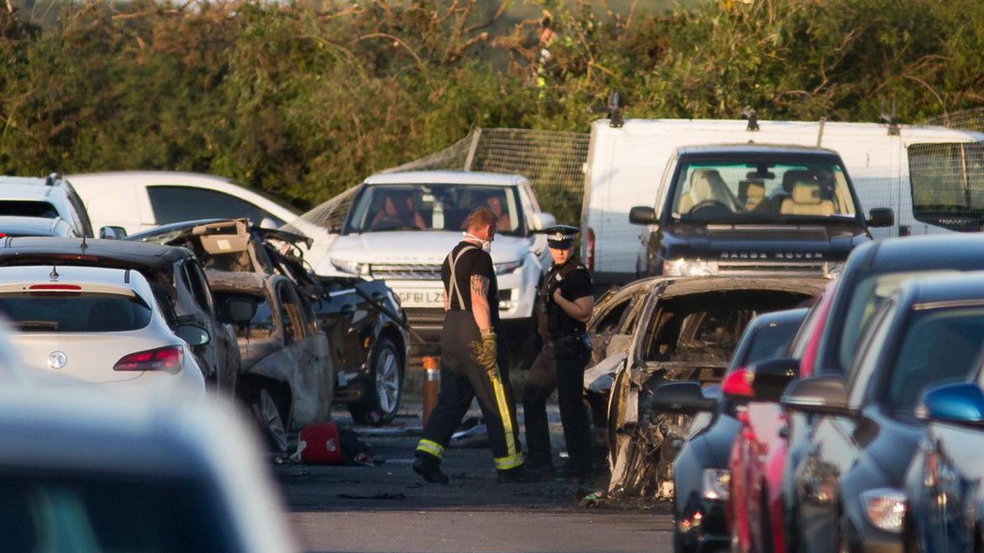 L'aereo precipitato su un deposito d'auto apparteneva alla Salem Aviation di Gedda, controllata dalla famiglia Bin Laden