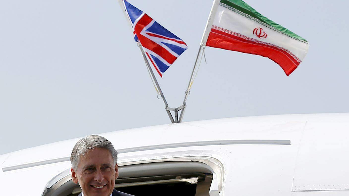 L'arrivo del ministro degli esteri britannico a Teheran