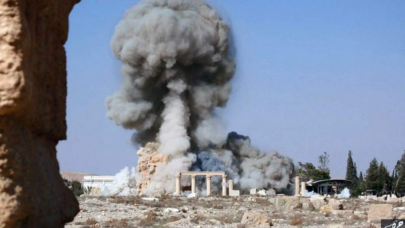 L'esplosione dello storico sito diffusa dall'IS