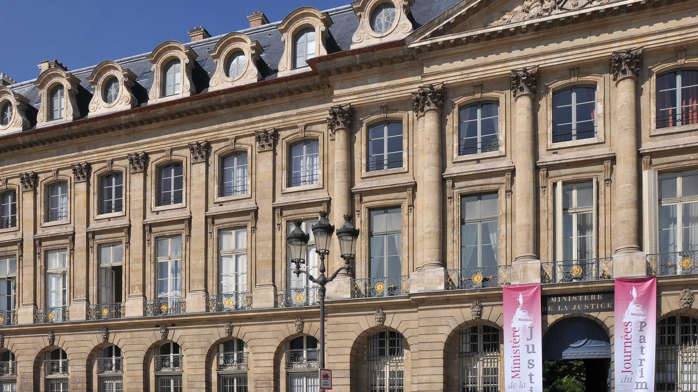 A palazzo Bourvallais, sede del ministero della giustizia, promettono correttivi