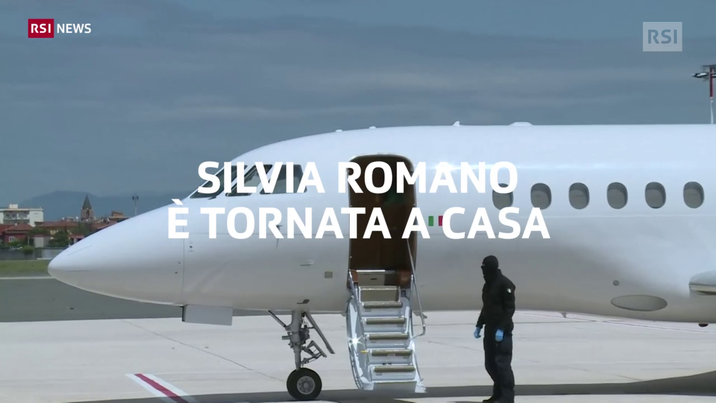 Liberazione di Silvia Romano: l'arrivo della 24enne allo scalo romano di Ciampino