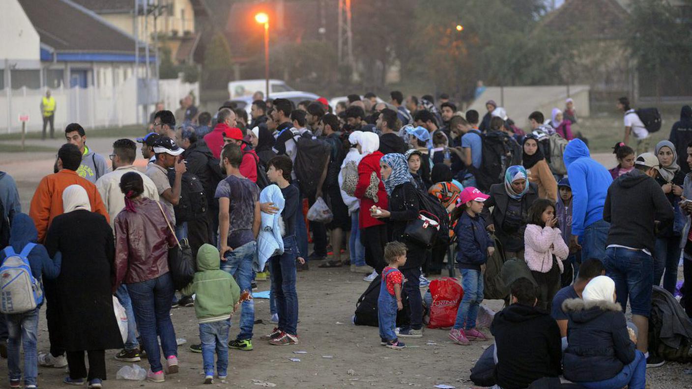 Decine di migliaia di persone giungono in Europa attraverso i Balcani