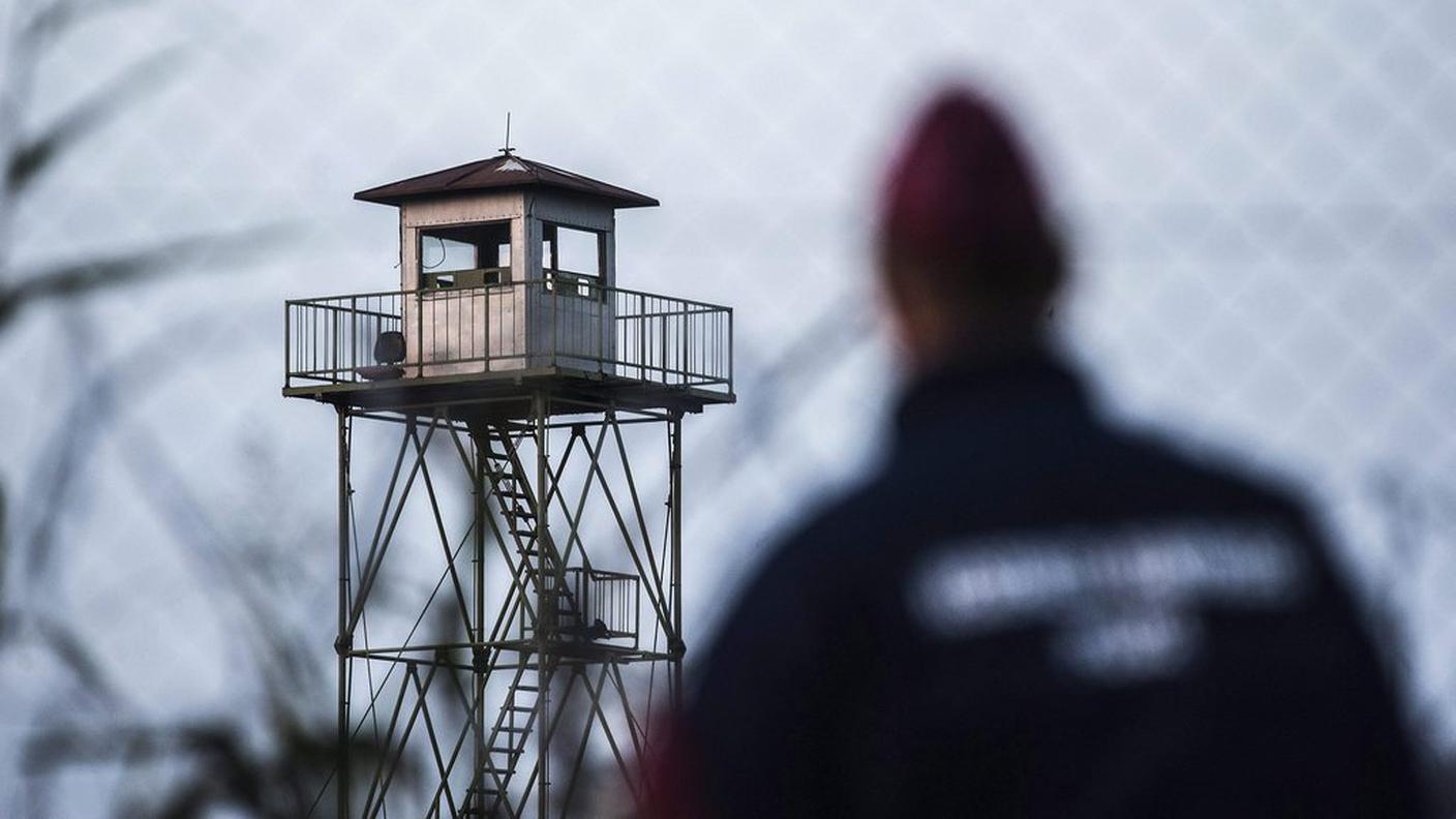 La polizia magiara ha comunicato che lunedì 9'380 migranti hanno attraversato il paese: una cifra record
