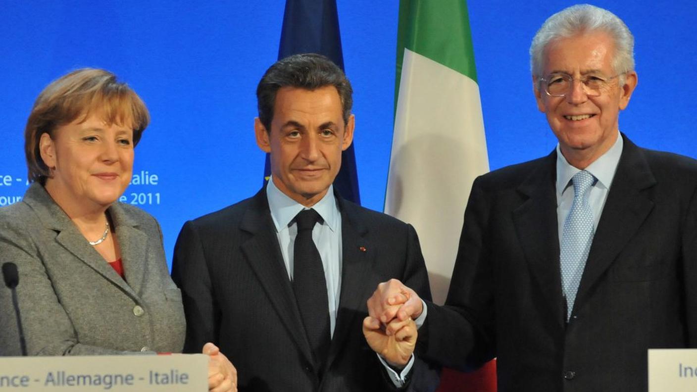 Merkel insieme a Monti e Sarkozy in conferenza a Strasburgo