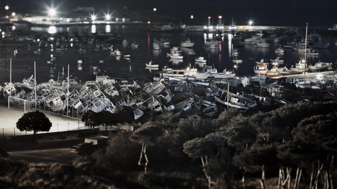 Un cimitero di barche di migranti, Lampedusa