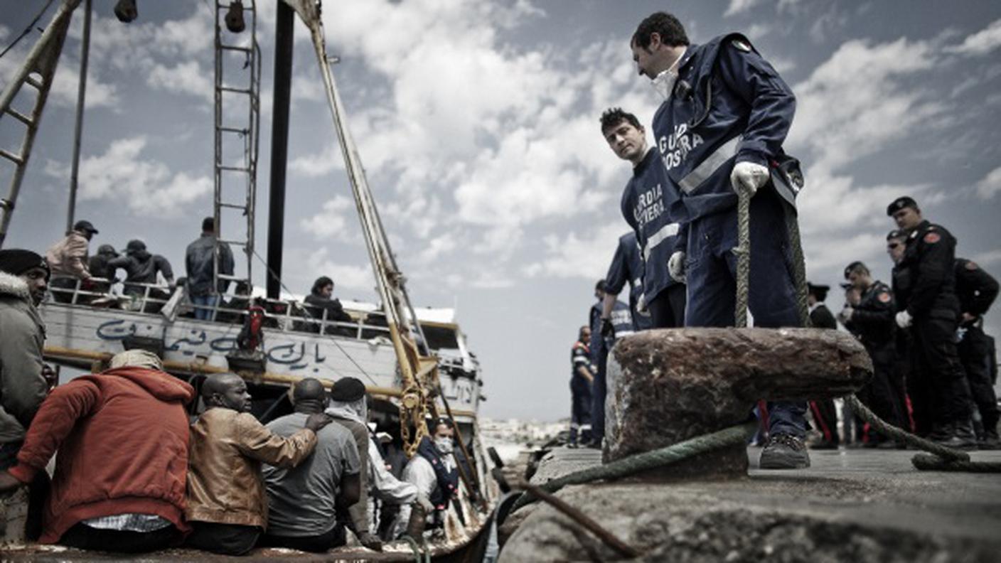 Un barcone di migranti arrivato a Lampedusa, Italia