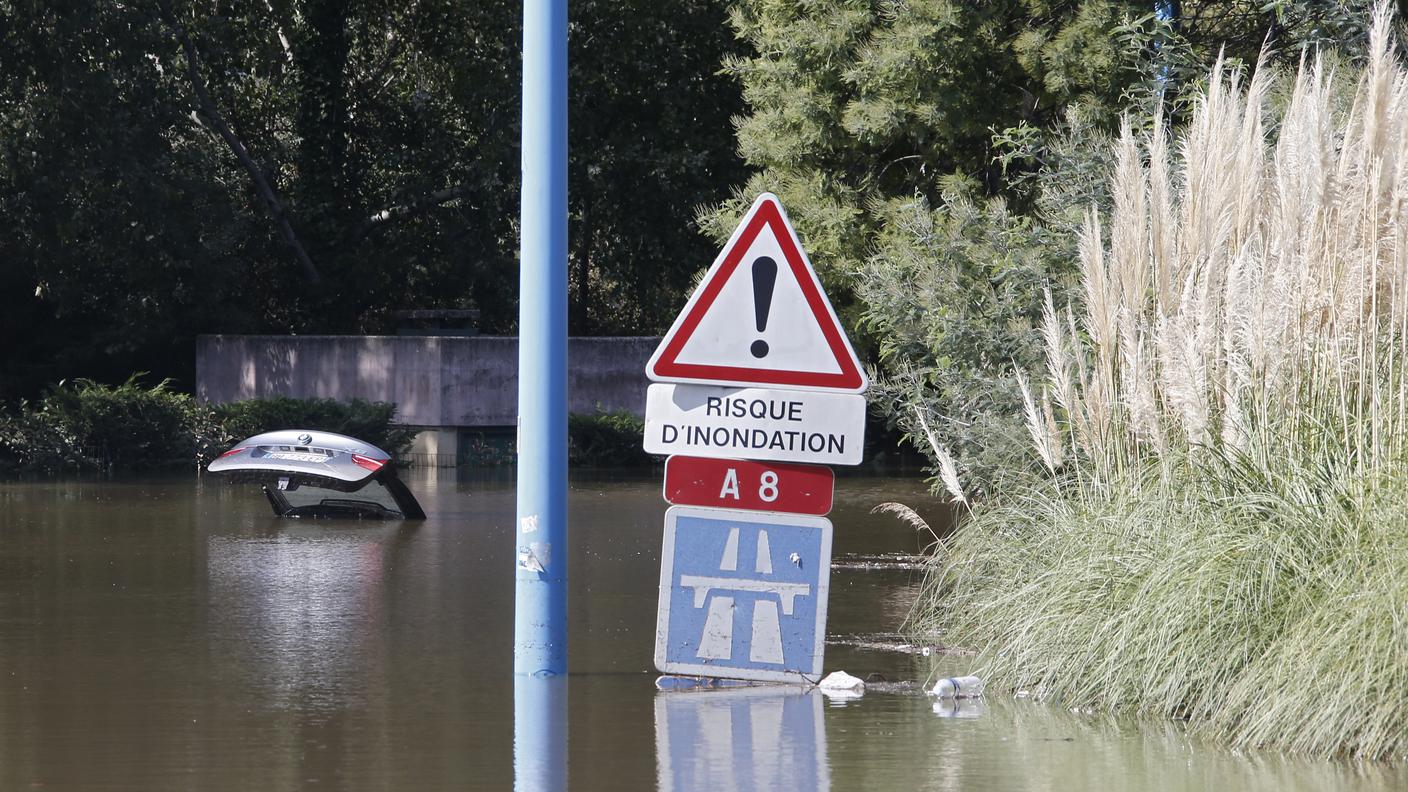 Non mancano le polemiche dopo la catastrofe