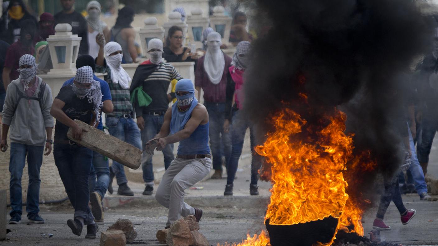 Barricate vicino a Ramallah