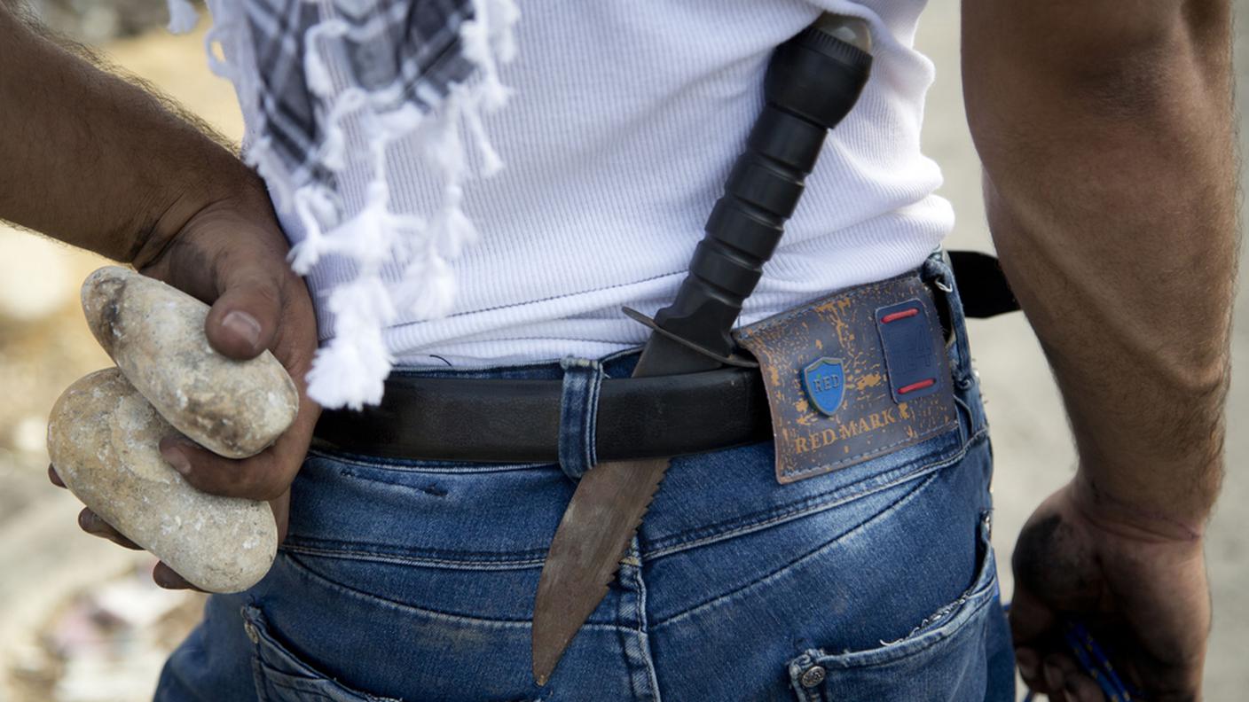 Il filmato diffuso in rete esalta gli assalti all'arma bianca contro i cittadini israeliani