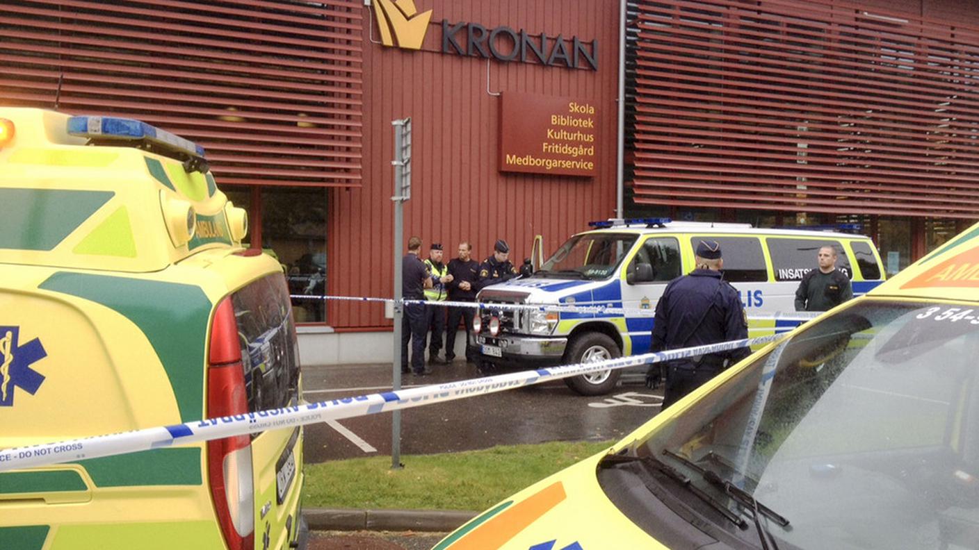 Ambulanze e polizia alla scuola Kronan