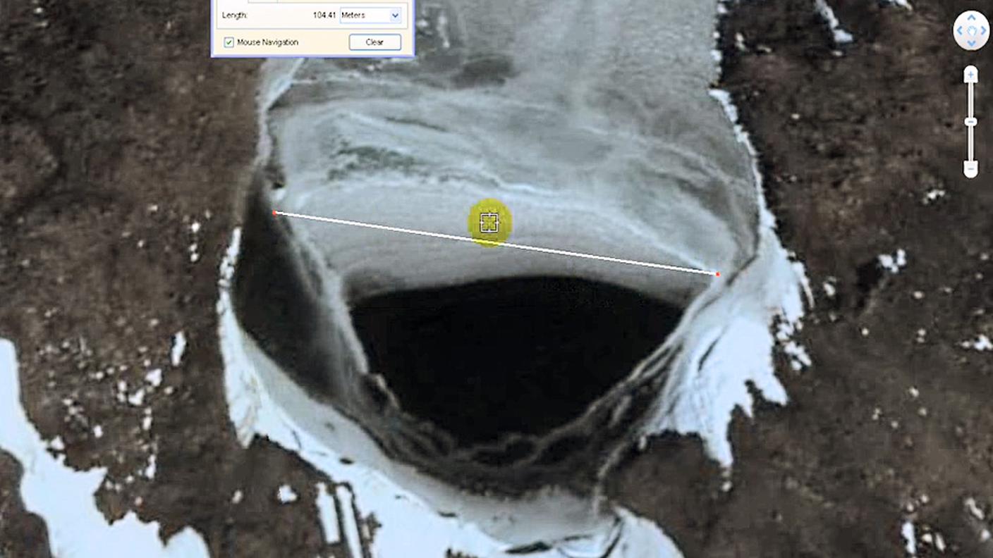 4° classificato — La grotta degli alieni (Antartide)