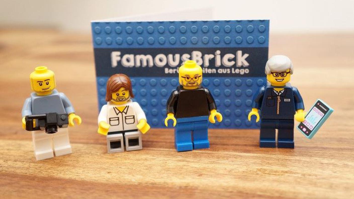 Il team Apple: Jony Ive (S), Steve Wozniak, Steve Jobs, Tim Cook (D)