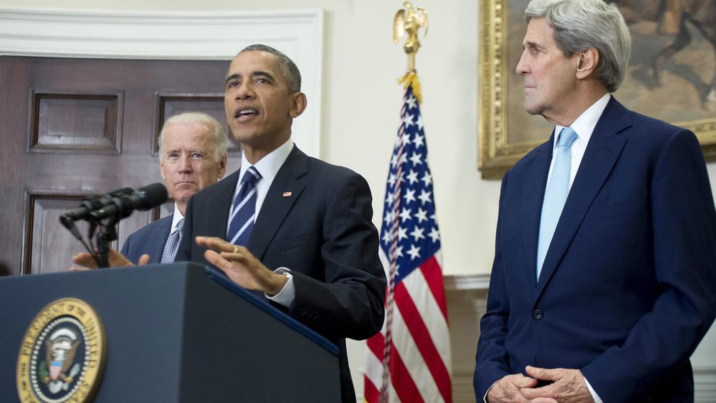Oggi venerdì in conferenza stampa con John Kerry (d)
