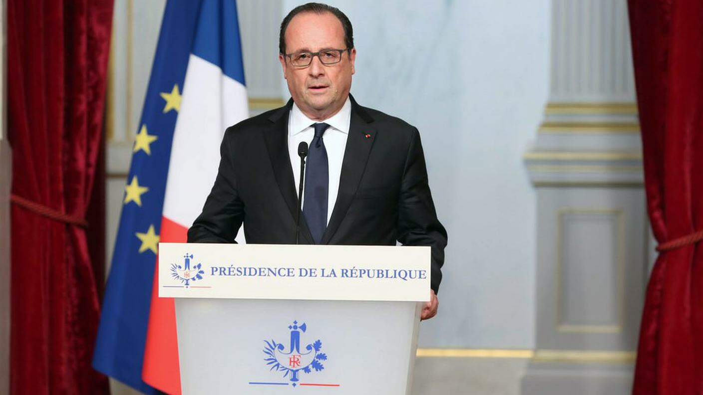 Tutto il mondo condanna gli attentati e sostiene Hollande